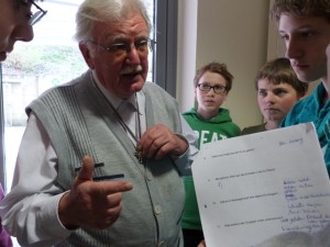 Schüler des SRH Leonardo da Vinci Gymnasiums im gespräch mit Zeitzeugen