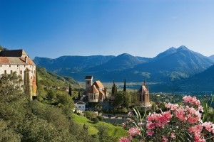 Das malerische Schenna oberhalb von Meran in Südtirol.