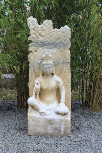 1) Guan Yin Buddha aus Marmorstein