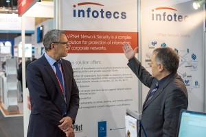 Das Infotecs Team präsentierte Lösungen zur IT-Sicherheit für mobile Endgeräte beim MWC 2015.