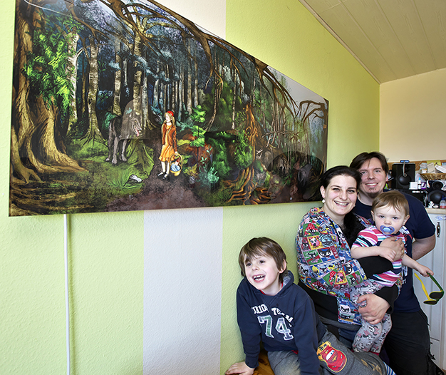 Die neue RedTherm-Infrarotheizung sorgt bei Stefan, Anna, Noah und Johanna Winz aus Viersen für wohlige Wärme. Quelle: Holger Bernert