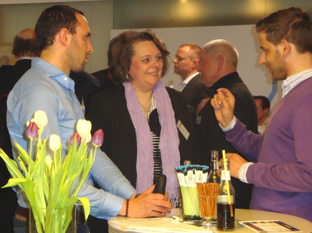Foto: MASTERhora / Netzwerken bei der MASTERhora GründerLounge im Frankfurter Social Impact 