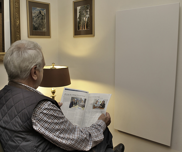 RedTherm Infrarotheizungen strahlen auch bei Karl Müller wohlige Wärme aus. © Holger Bernert