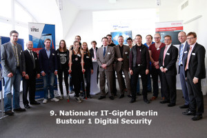 Teilnehmer der Bustour Digital Security des 9. Nationalen IT-Gipfels in Berlin