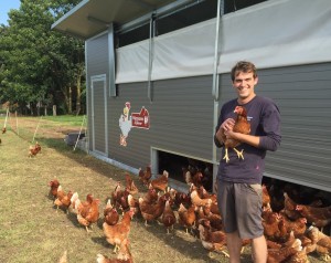 Johannes Miermann ist Mitgründer von Green Farmer und selbst Landwirt. Auf seinem Hof befindet sich die Packstation für alle angeschlossenen Erzeuger.