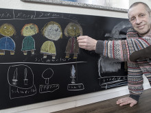 Auf diesem Heizungselement kann Gerd Neugebauer sogar mit Kreide malen.
© Holger Bernert