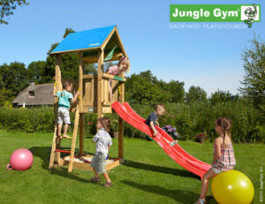 climbing-frames-for-small-gardens-jungle-castle-red-300x231 Jungle Gym-Shop.de wird Teil von Bambuskontor M.Dix