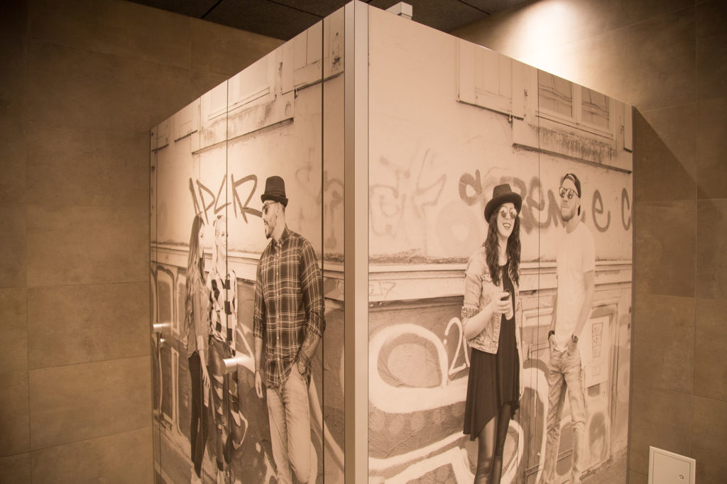 WC-Trennwand PRIMO Kn mit Digitaldruck