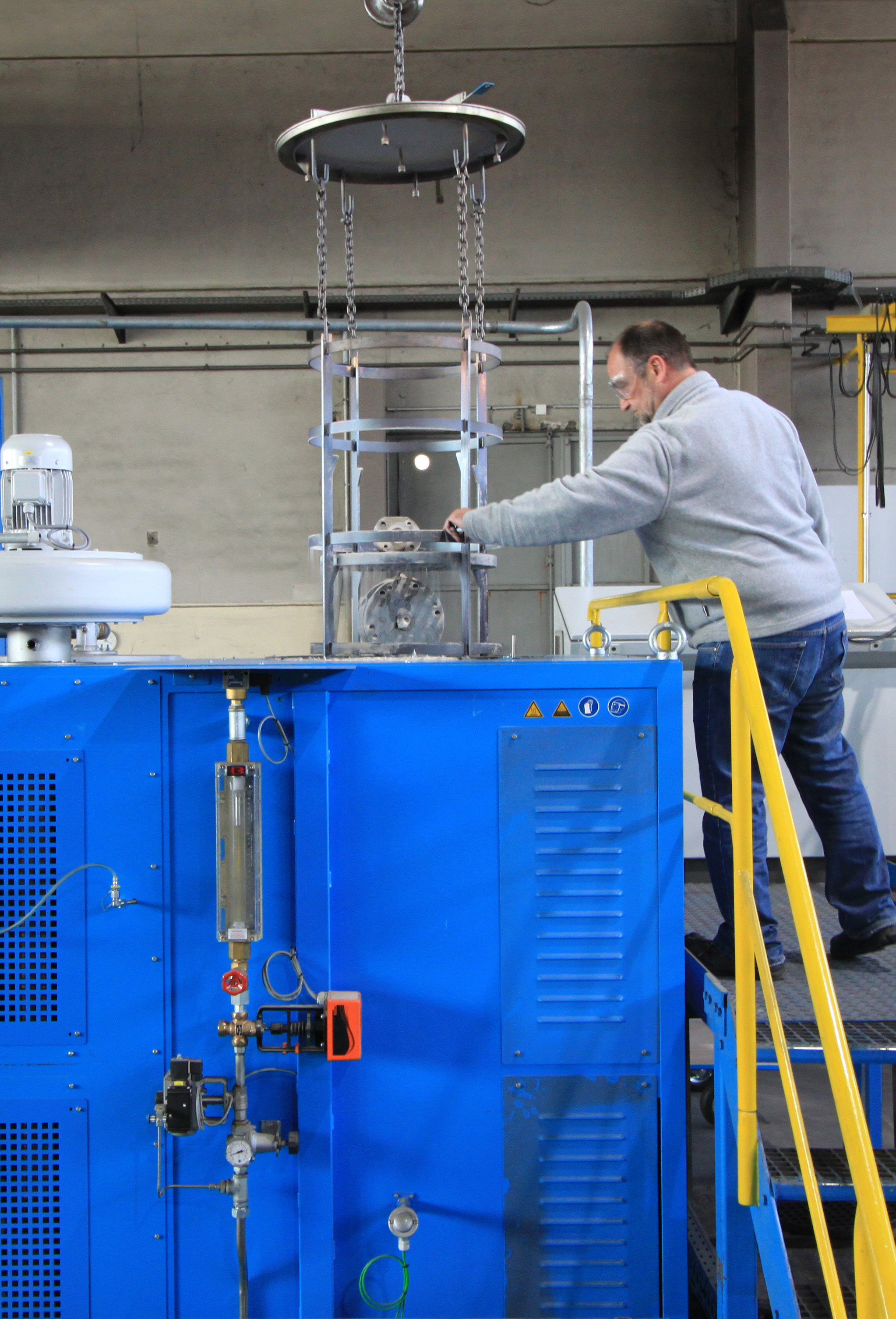 SCHWING Technologies: Beladung INNOVACLEAN INB HT