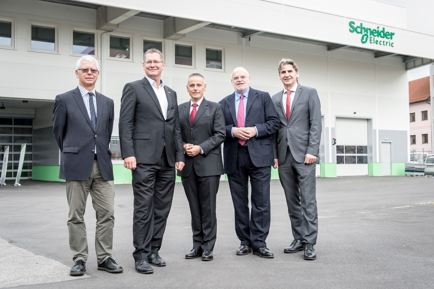 Eröffnung der neuen Produktionshalle von Schneider Electric pDrives in Wien Floridsdorf