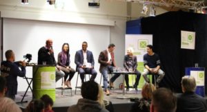 Podiumsdiskussion zur „Sei eine Stimme“-Ausstellung mit Mahmut Ataman, Bella Garcia, Martin Rietsch, Luan Krasniqi, Petra Joumaah und Flavio Stückemann (v.l.n.r.)