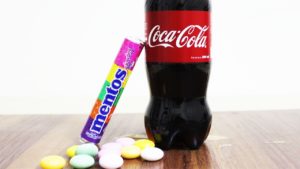 Cola und Mentos als rohrreinigung