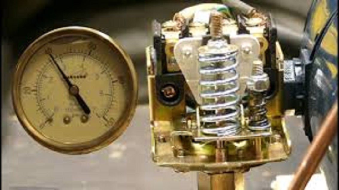Switch Adjustment Charge Pump