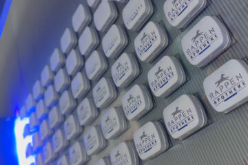 Ideal für Kleinserien: ADV PAX bedruckt Ihre personalisierten Weißblechdosen individuell im hochauflösenden Digitaldruck